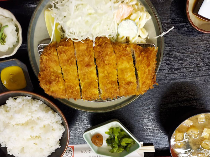 新興軒｜足利市葉鹿町のとんかつ・定食